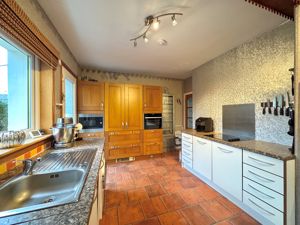 Photo 16- click for photo gallery